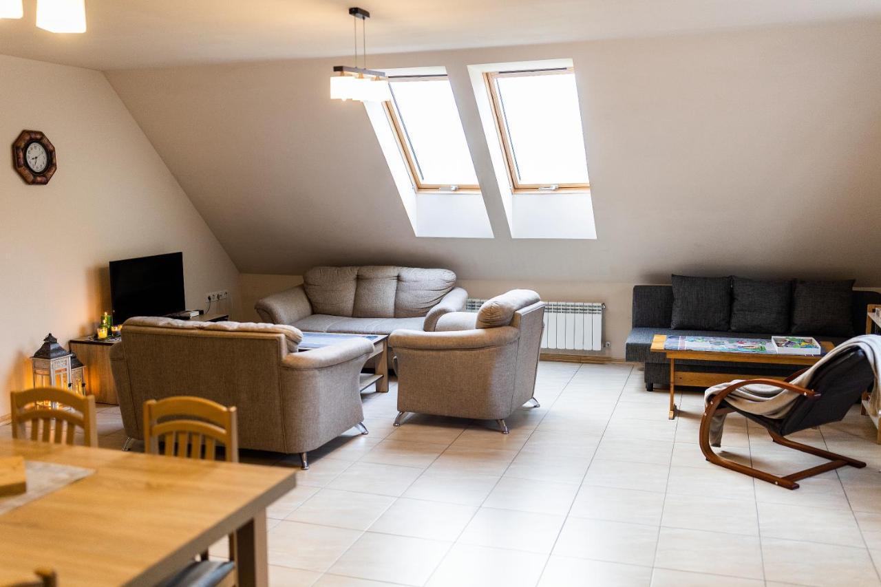 Rodzinny Apartament Folker Wegierska Gorka Bagian luar foto